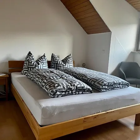 Business-Apartment Braun Abstatt Buitenkant foto
